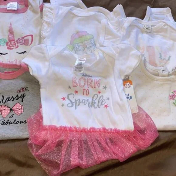 GIRLS 6-9 MONTH LOT - Picture 9 of 9